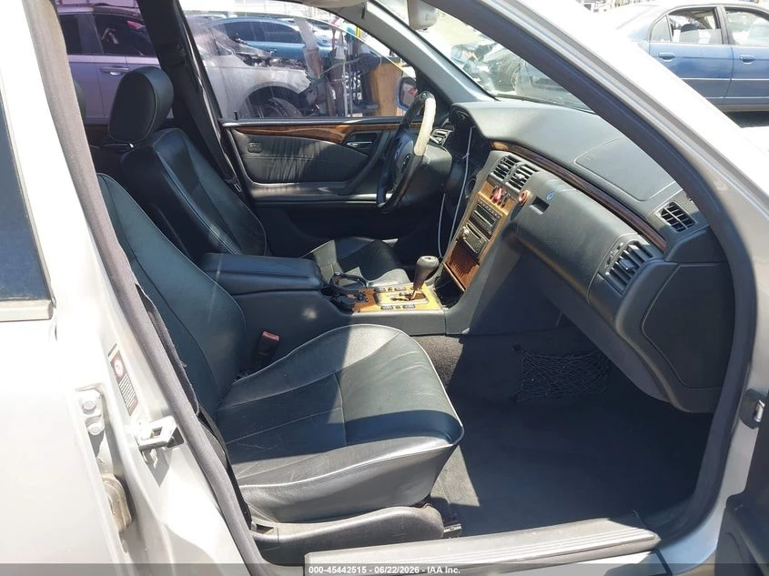 Mercedes-Benz E 430 Автокредит Цена до България, снимка 4 - Автомобили и джипове - 55133789