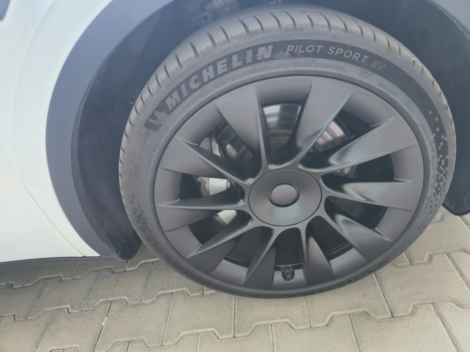 Tesla Model Y Long Range пълна гаранция, снимка 11 - Автомобили и джипове - 55350808