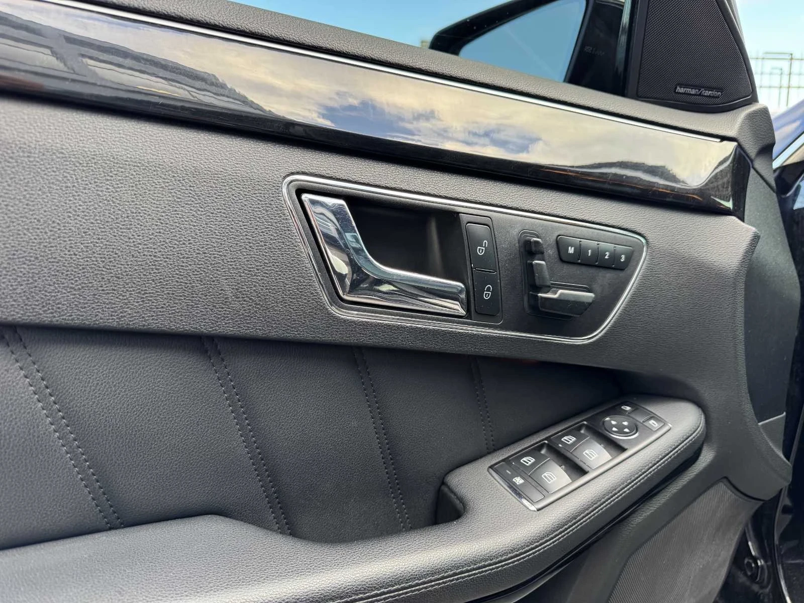 Mercedes-Benz E 500, снимка 9 - Автомобили и джипове - 55352766