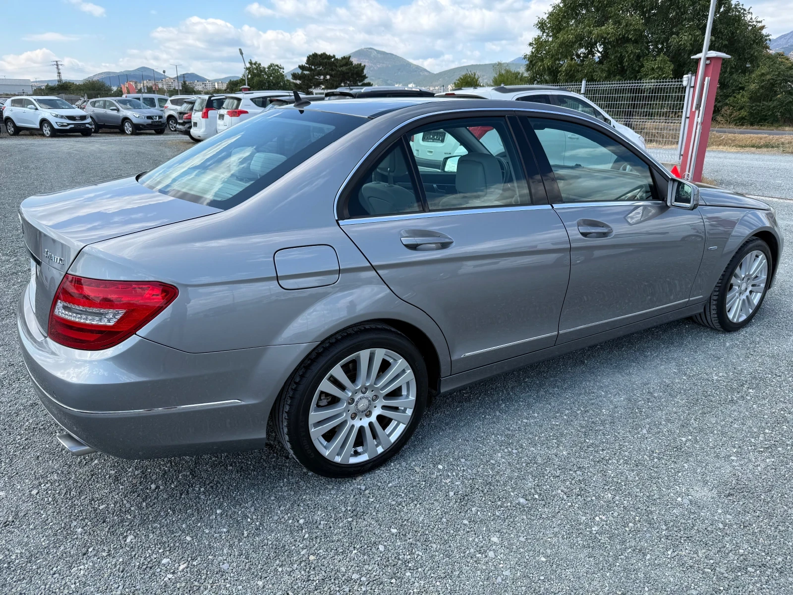 Mercedes-Benz C 300 (KATO НОВА)^(4-MATIC), снимка 5 - Автомобили и джипове - 55845438