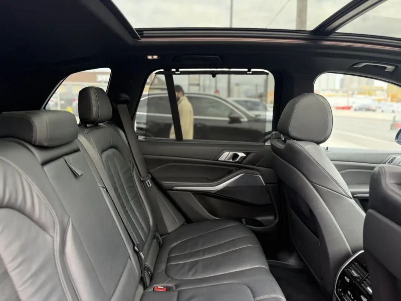 BMW X5 M-PACK* HEAD-UP* SKY PANO* AMBIENT* M-BRAKES* ЩОРИ, снимка 16 - Автомобили и джипове - 52453996