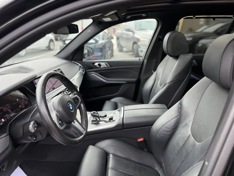 BMW X5 M-PACK* HEAD-UP* SKY PANO* AMBIENT* M-BRAKES* ЩОРИ, снимка 11 - Автомобили и джипове - 52453996