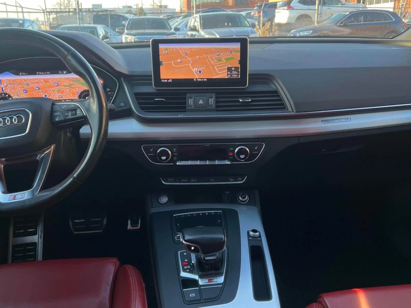 Audi SQ5 Tehnik* Distronic* Пано* Подгреви* 360 Камера, снимка 9 - Автомобили и джипове - 52479802
