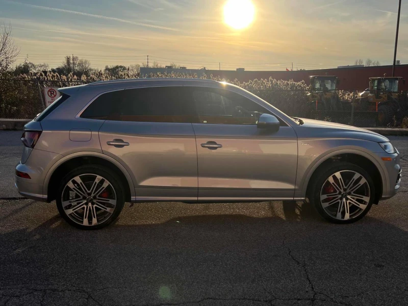 Audi SQ5 Tehnik* Distronic* Пано* Подгреви* 360 Камера, снимка 4 - Автомобили и джипове - 52479802