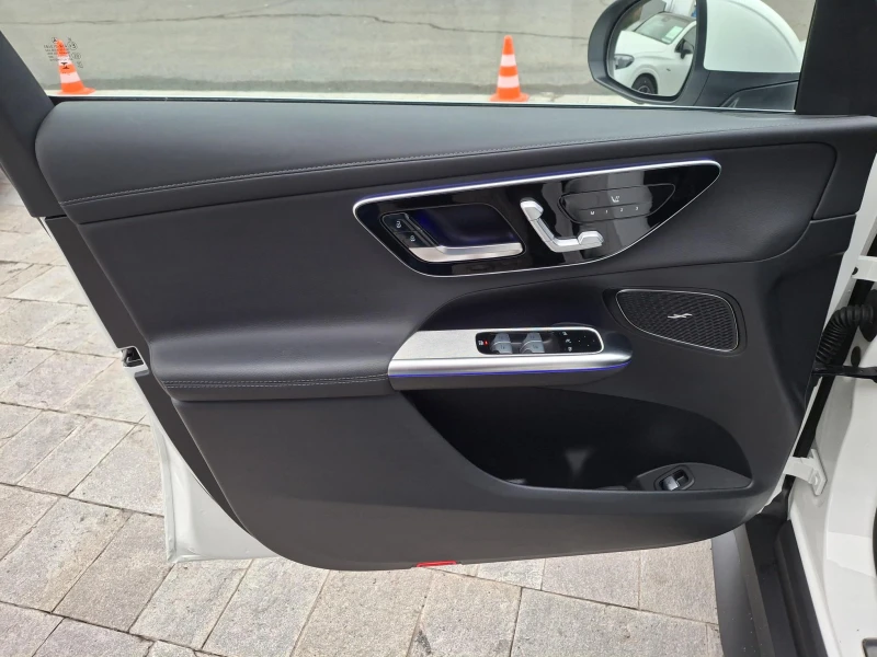 Mercedes-Benz GLC 220 d 4MATIC, снимка 9 - Автомобили и джипове - 52885542