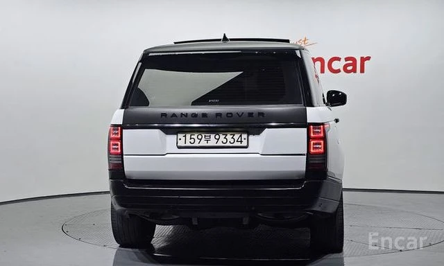 Land Rover Range rover * 4.4* D* VOGUE* МАСАЖ* ОБДУХВАНЕ* КАМЕРИ* 360* , снимка 4 - Автомобили и джипове - 54056365