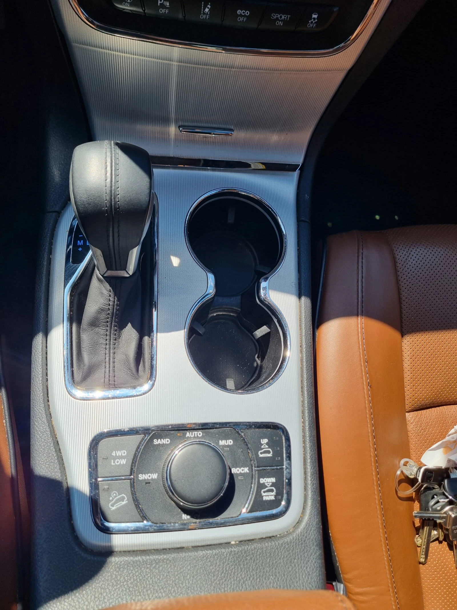 Jeep Grand cherokee 5, 7 Simmit, Panorama, Keyless - изображение 10