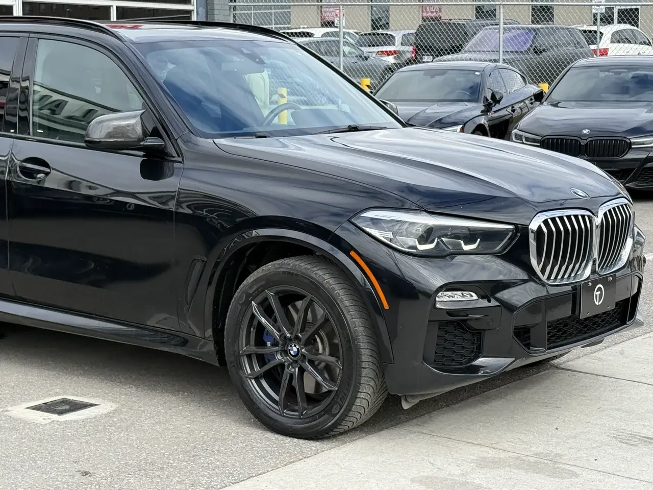 BMW X5 M-PACK* HEAD-UP* SKY PANO* AMBIENT* M-BRAKES* ЩОРИ - изображение 2
