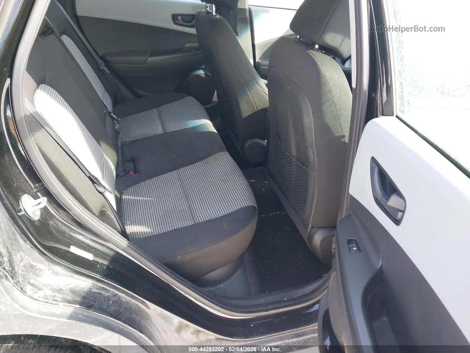 Hyundai Kona 2.0* SE, снимка 8 - Автомобили и джипове - 53758106