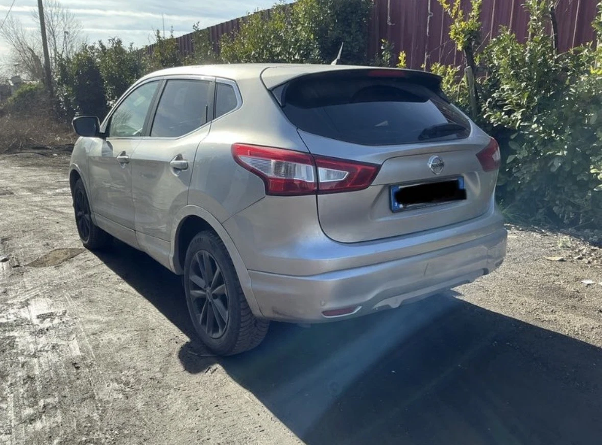 Nissan Qashqai 1.5 DCI Evro6, снимка 7 - Автомобили и джипове - 53770661
