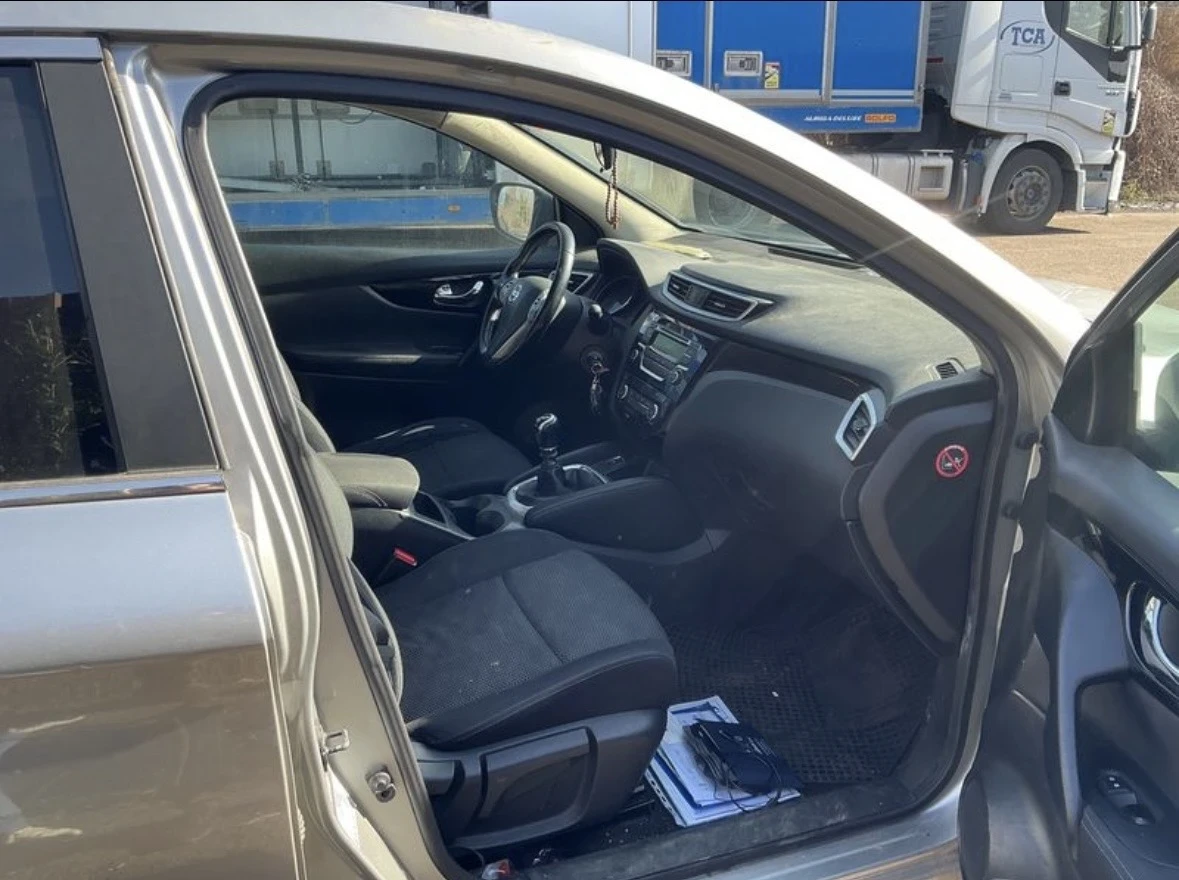 Nissan Qashqai 1.5 DCI Evro6, снимка 10 - Автомобили и джипове - 53770661