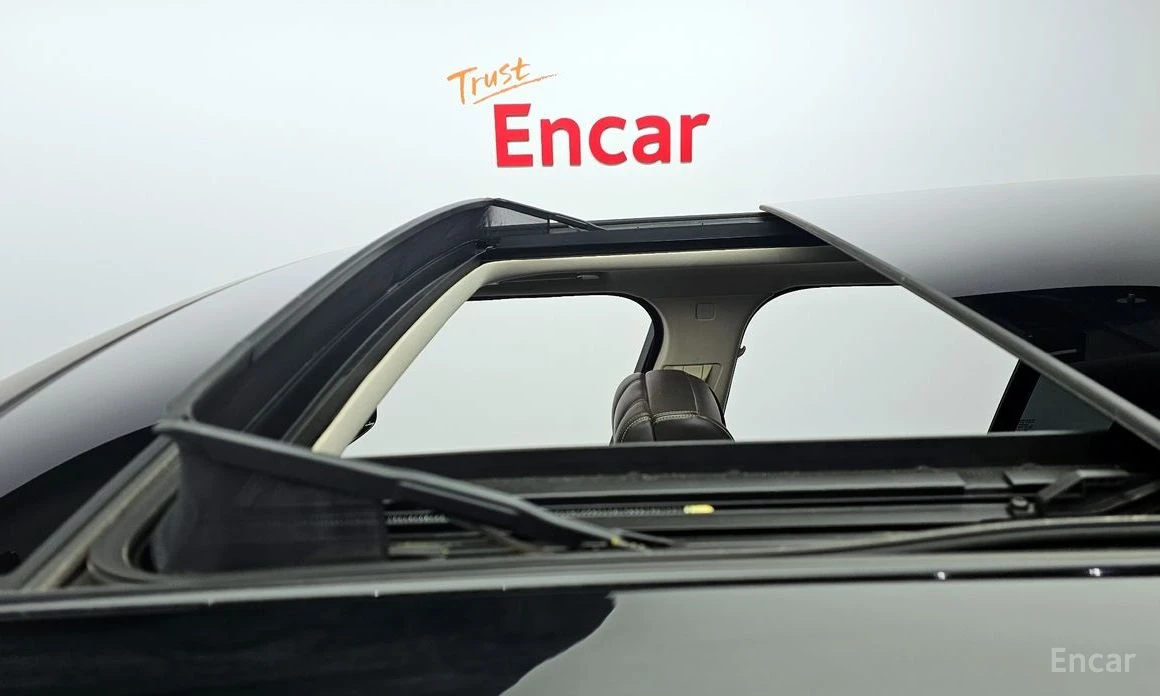 Land Rover Range rover * 4.4* D* VOGUE* МАСАЖ* ОБДУХВАНЕ* КАМЕРИ* 360* , снимка 14 - Автомобили и джипове - 54056365