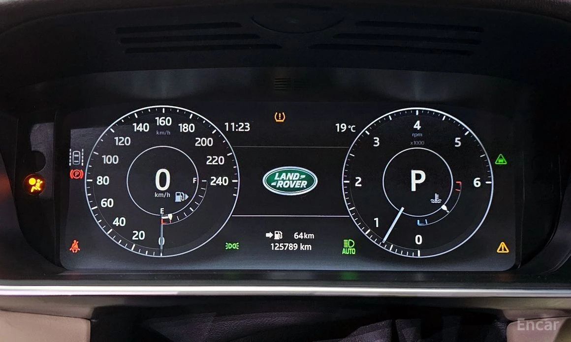 Land Rover Range rover * 4.4* D* VOGUE* МАСАЖ* ОБДУХВАНЕ* КАМЕРИ* 360* , снимка 7 - Автомобили и джипове - 54056365