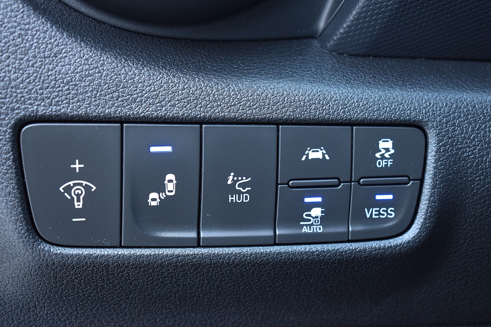 Hyundai Kona ШВЕЙЦАРИЯ/64KW/500км WLTP пробег/LUX, снимка 9 - Автомобили и джипове - 55974550