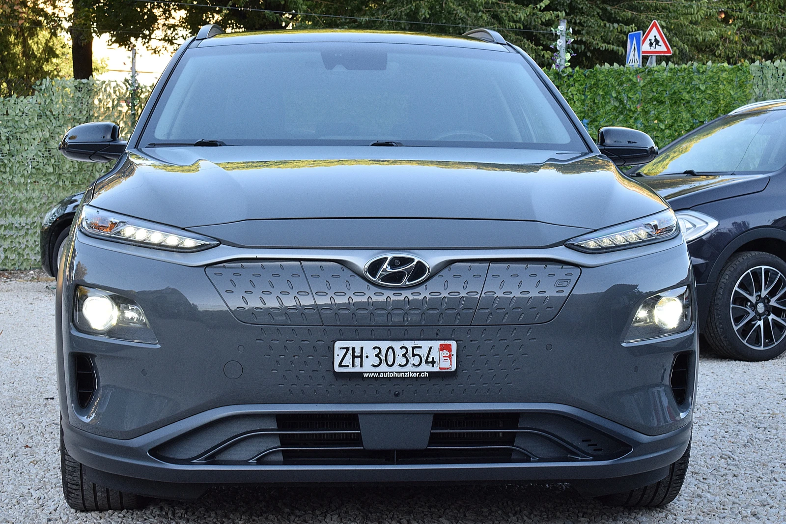 Hyundai Kona ШВЕЙЦАРИЯ/64KW/500км WLTP пробег/LUX, снимка 2 - Автомобили и джипове - 55974550