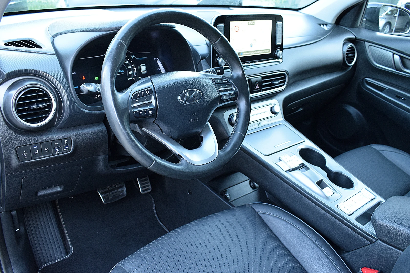 Hyundai Kona ШВЕЙЦАРИЯ/64KW/500км WLTP пробег/LUX, снимка 4 - Автомобили и джипове - 55974550
