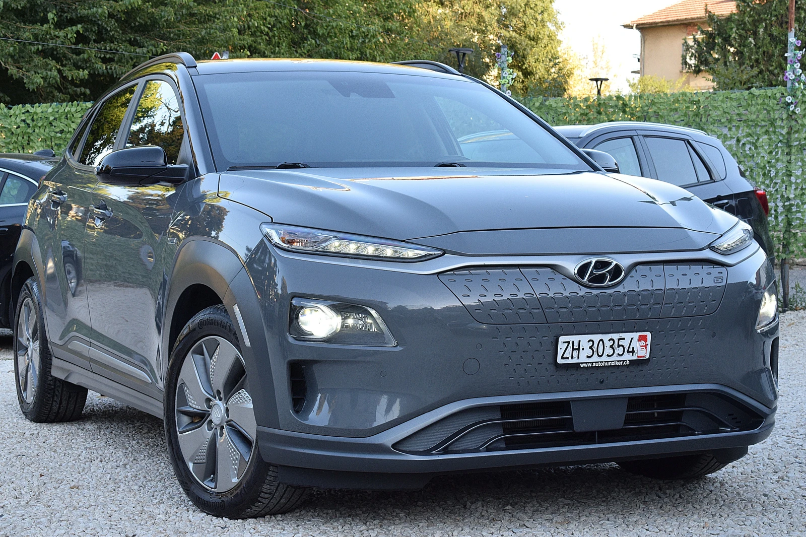 Hyundai Kona ШВЕЙЦАРИЯ/64KW/500км WLTP пробег/LUX, снимка 3 - Автомобили и джипове - 55974550