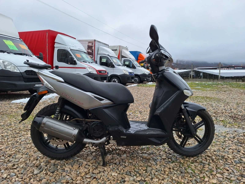 Kymco Agility 125 НОВ ВНОС ШВЕЙЦАРИЯ 5800 КМ., снимка 2 - Мотоциклети и мототехника - 48226354