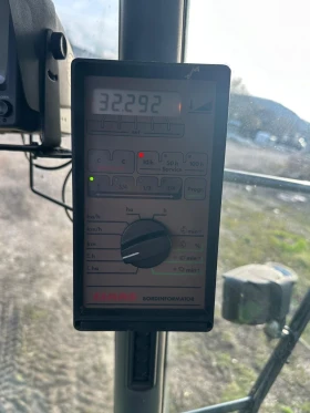 Комбайн Claas MEGA 370 4x4, снимка 12