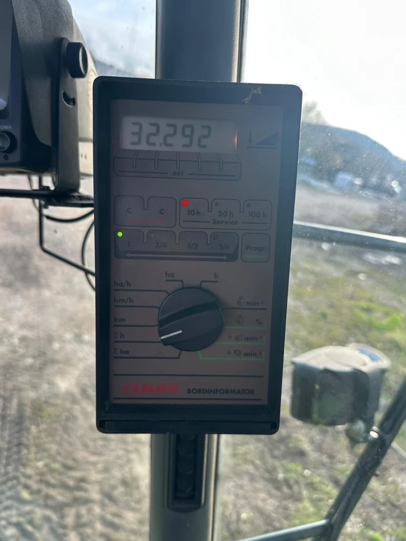 Комбайн Claas MEGA 370 4x4, снимка 12 - Селскостопанска техника - 49625431