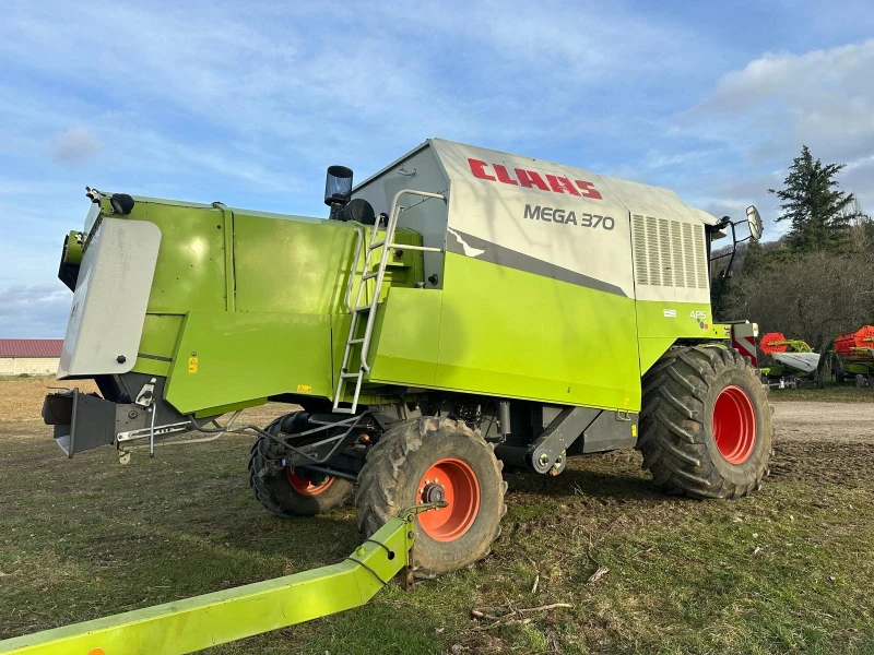Комбайн Claas MEGA 370 4x4, снимка 6 - Селскостопанска техника - 49625431