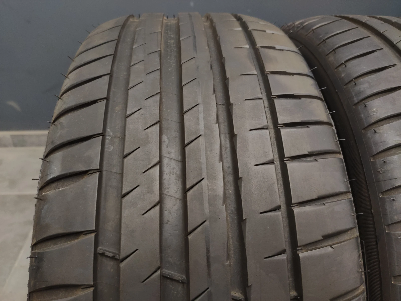  235/45R18 | Mobile.bg   4