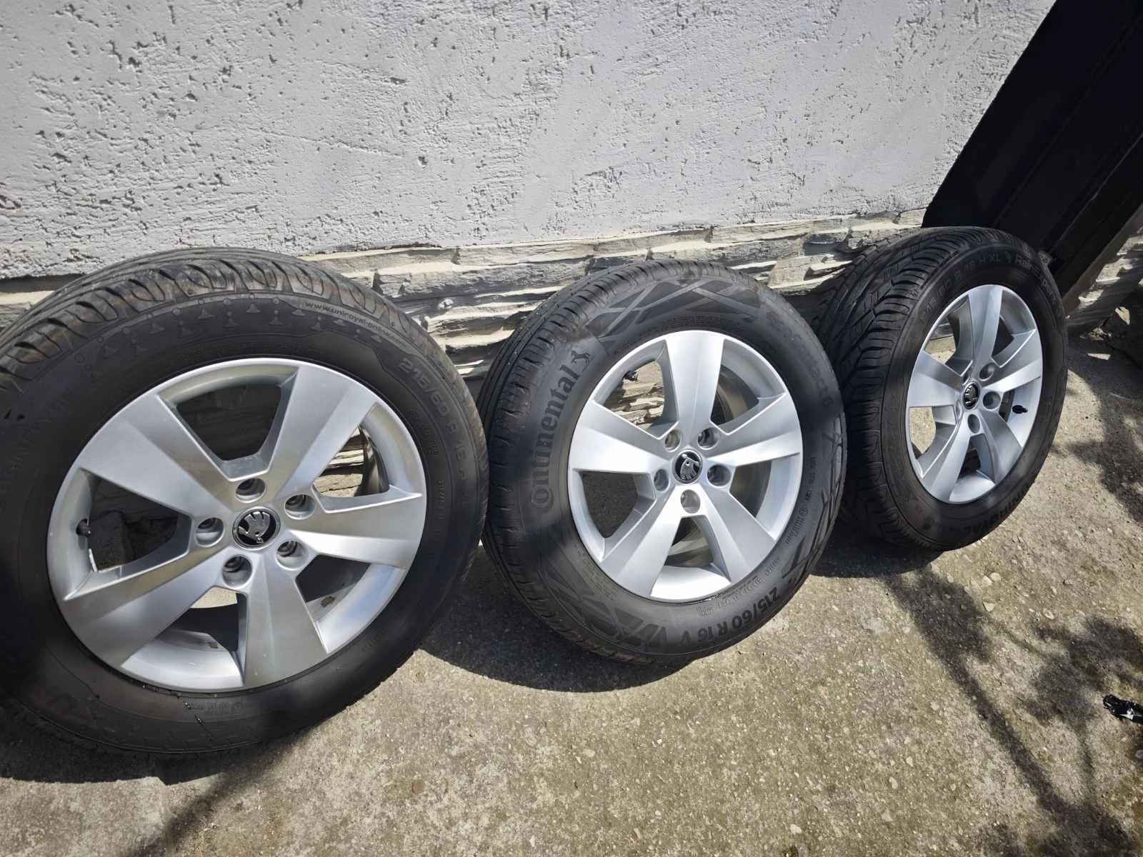 Гуми с джанти Uniroyal 215/60R16