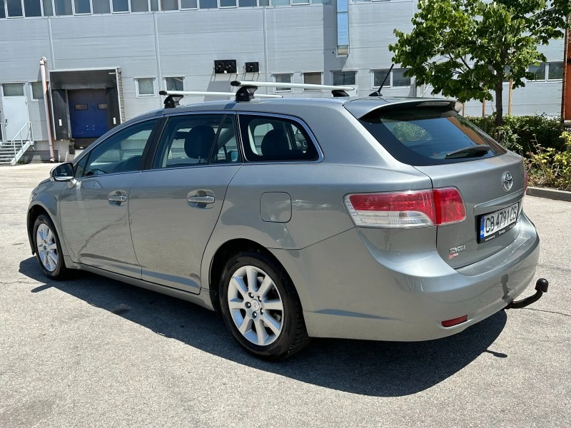 Toyota Avensis 2.0i Автоматик, снимка 3 - Автомобили и джипове - 46549506