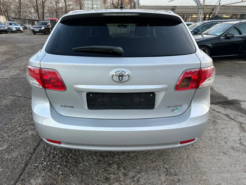 Toyota Avensis 2.0 D4D, снимка 6 - Автомобили и джипове - 48635778