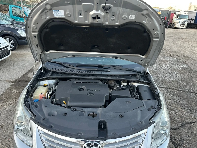 Toyota Avensis 2.0 D4D, снимка 16 - Автомобили и джипове - 48635778