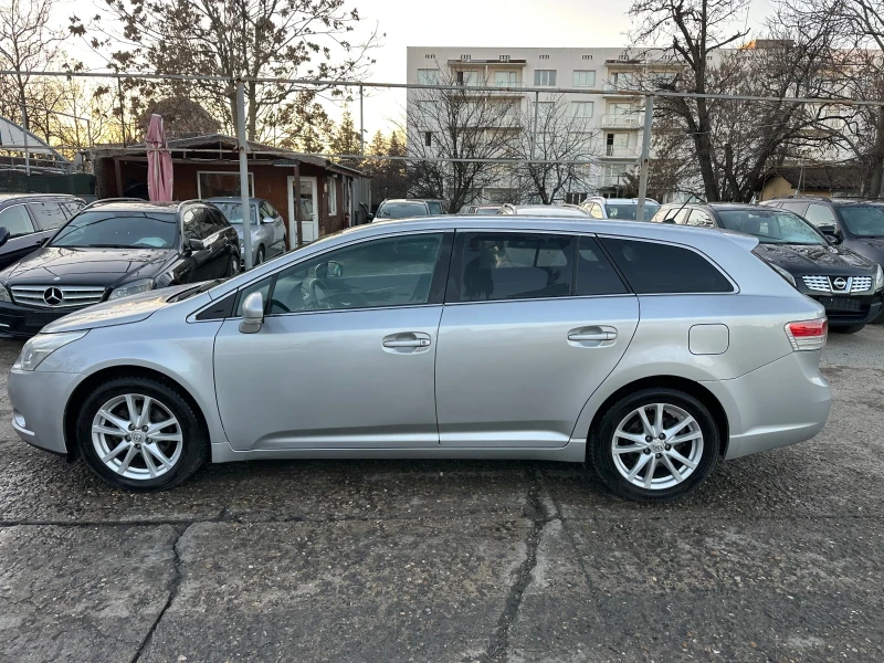 Toyota Avensis 2.0 D4D, снимка 8 - Автомобили и джипове - 48635778