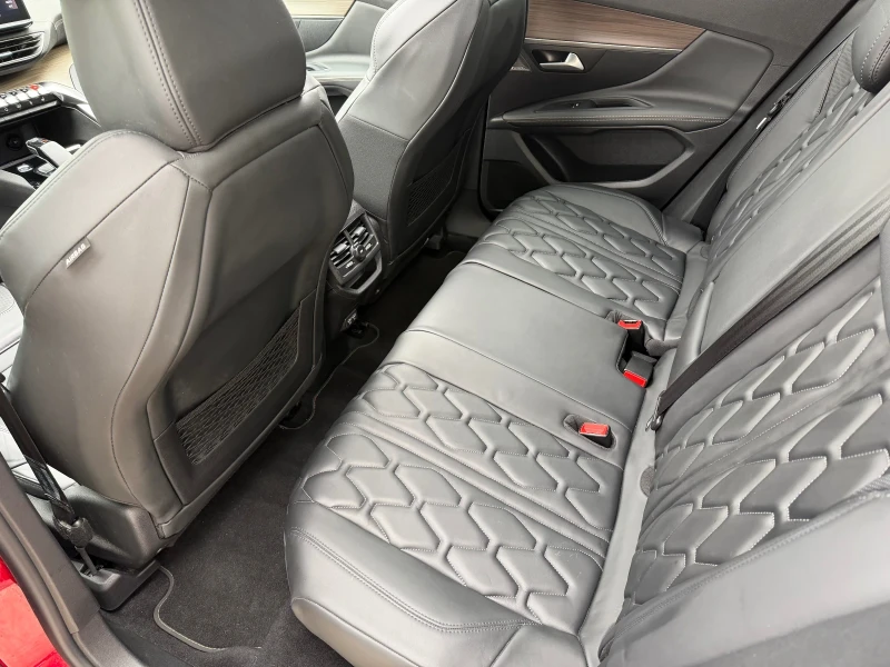 Peugeot 3008 1.5HDI GT-LINE* PANORAMA* NIGHT VISION* MASSAGE* , снимка 9 - Автомобили и джипове - 51658729