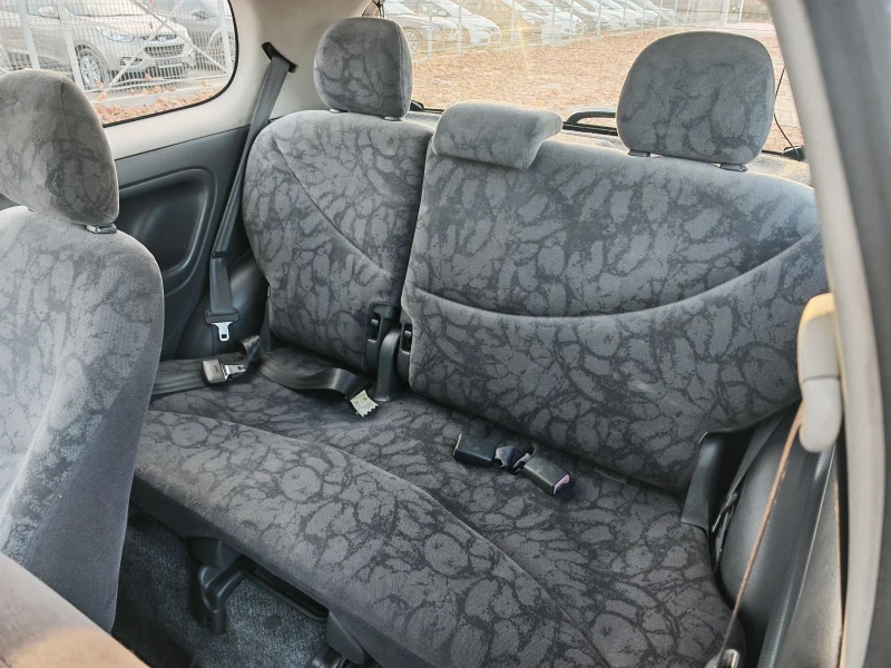 Toyota Yaris 1.4 75 К.С. ДИЗЕЛ! , снимка 12 - Автомобили и джипове - 52393875