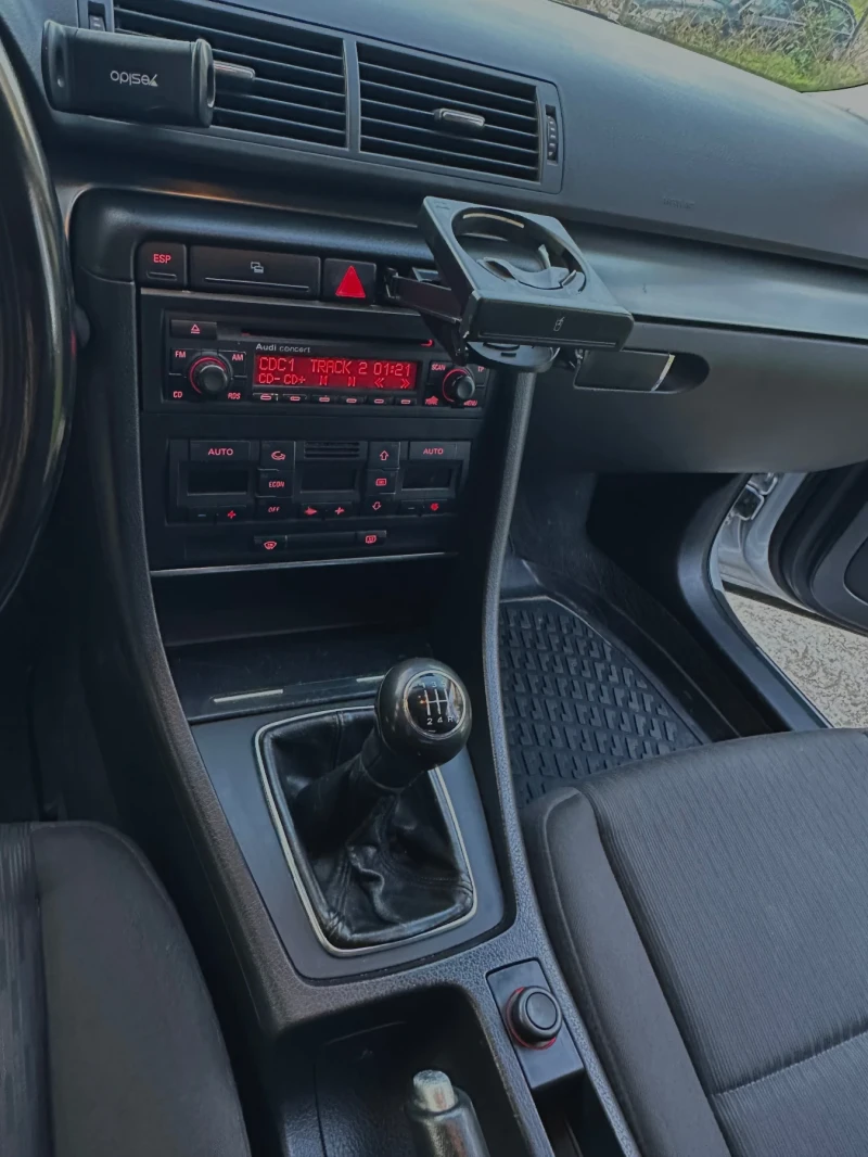 Audi A4, снимка 7 - Автомобили и джипове - 52553543