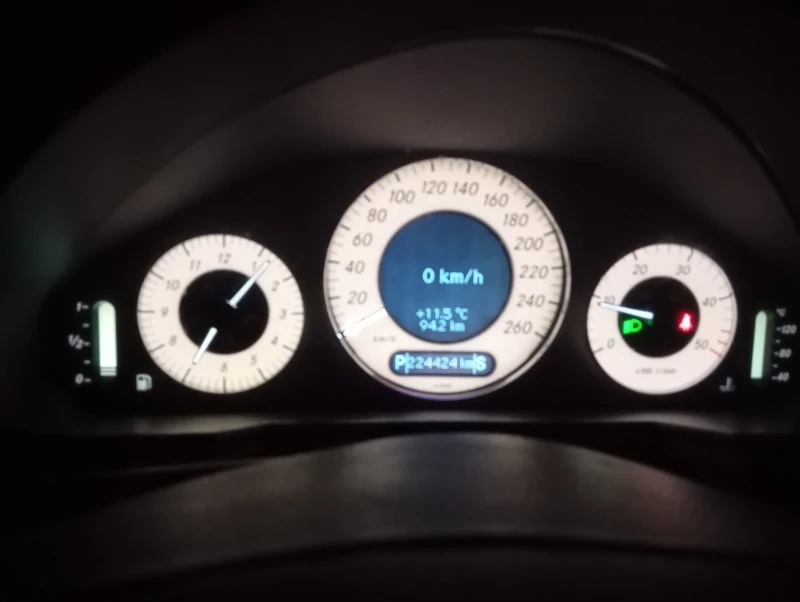 Mercedes-Benz E 220 W211, снимка 5 - Автомобили и джипове - 52958551