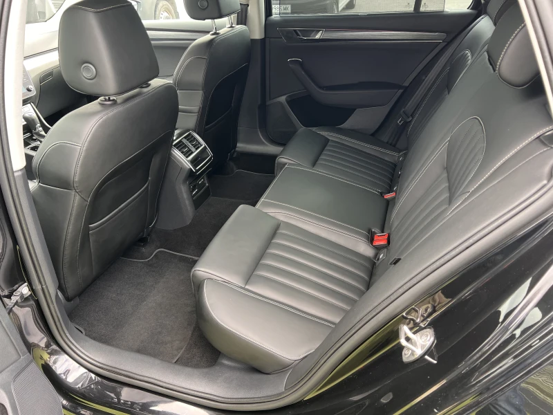 Skoda Superb STYLE/2.0TDI/200K.C./7AT/4X4, снимка 10 - Автомобили и джипове - 53463435