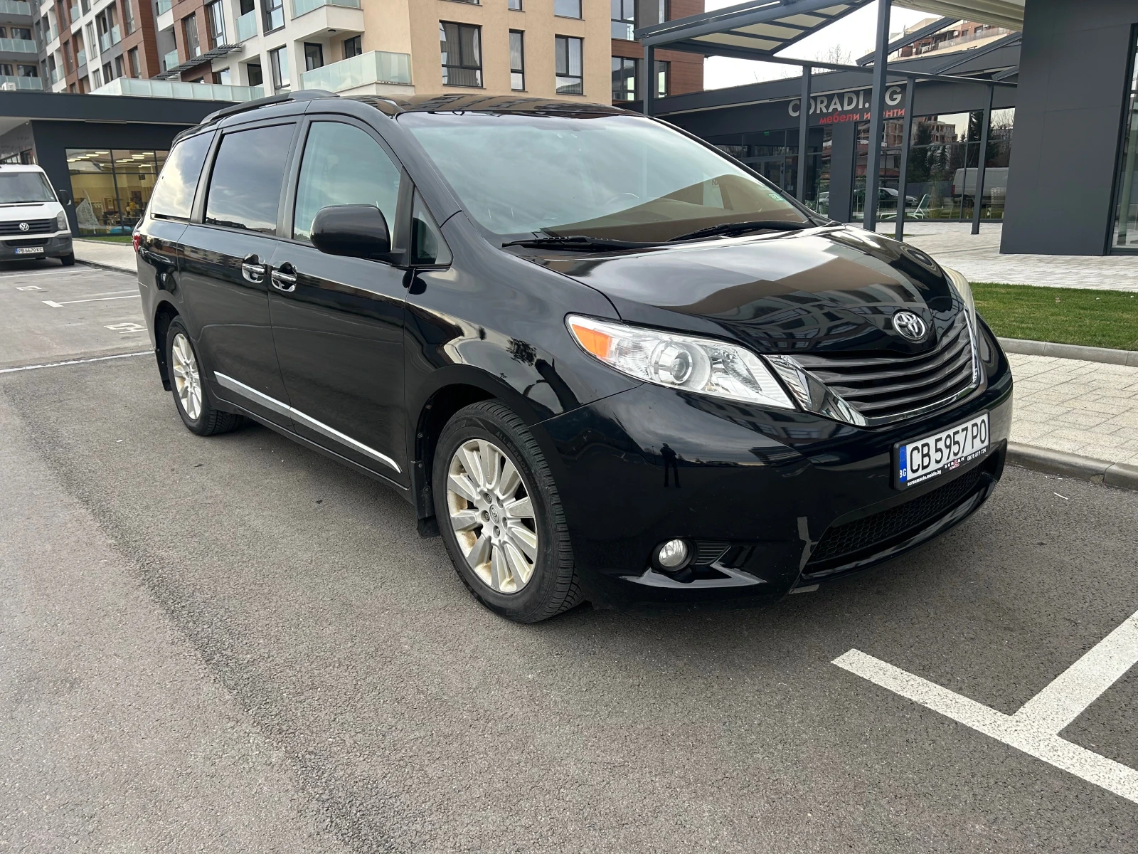 Toyota Sienna 3.5 V6 XLE 4x4, снимка 1