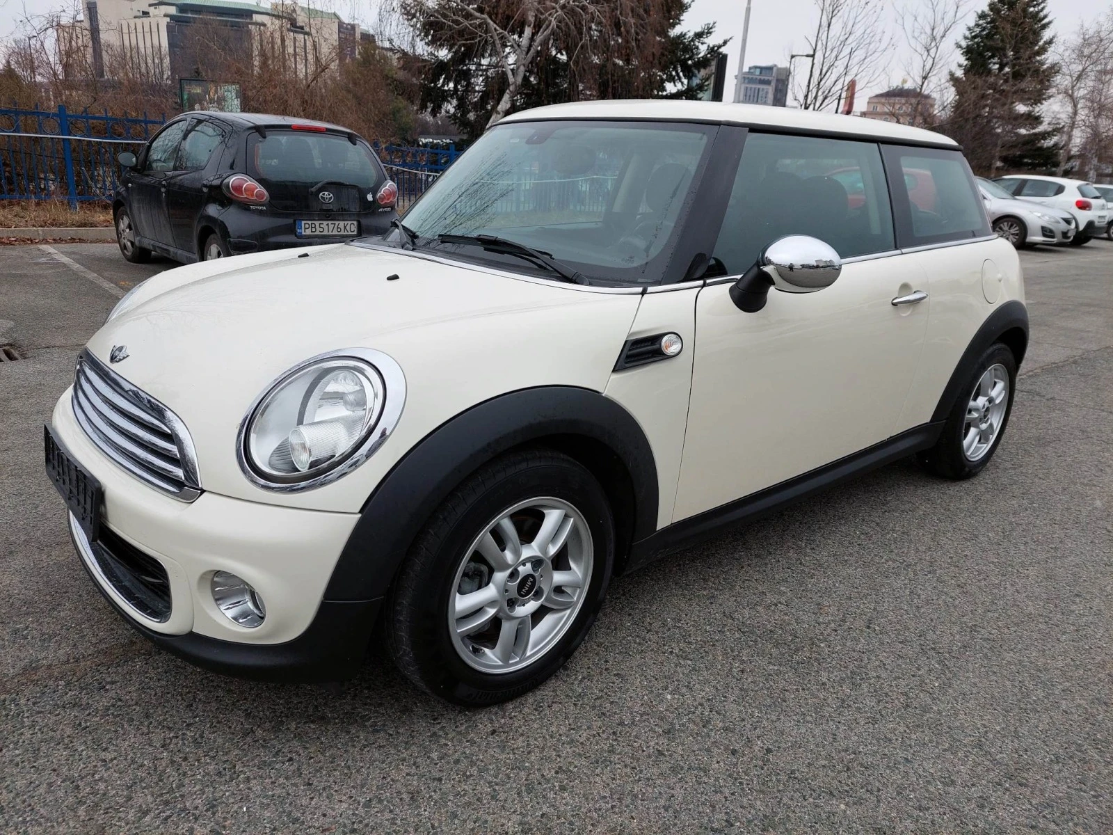 Mini Cooper 1, 6i 75ps 64000км!!! - изображение 2