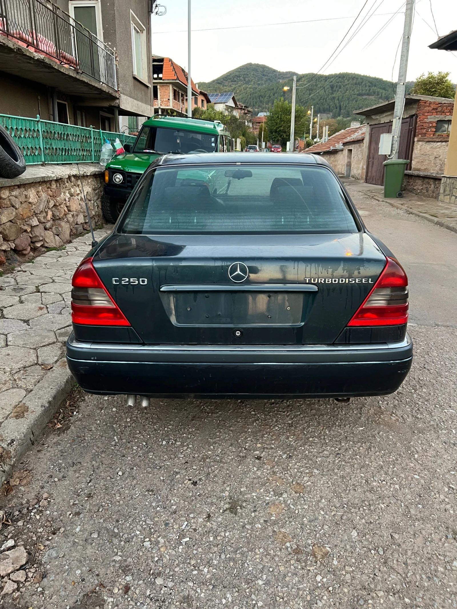 Mercedes-Benz C 250 2.5TD 150h.p - изображение 2