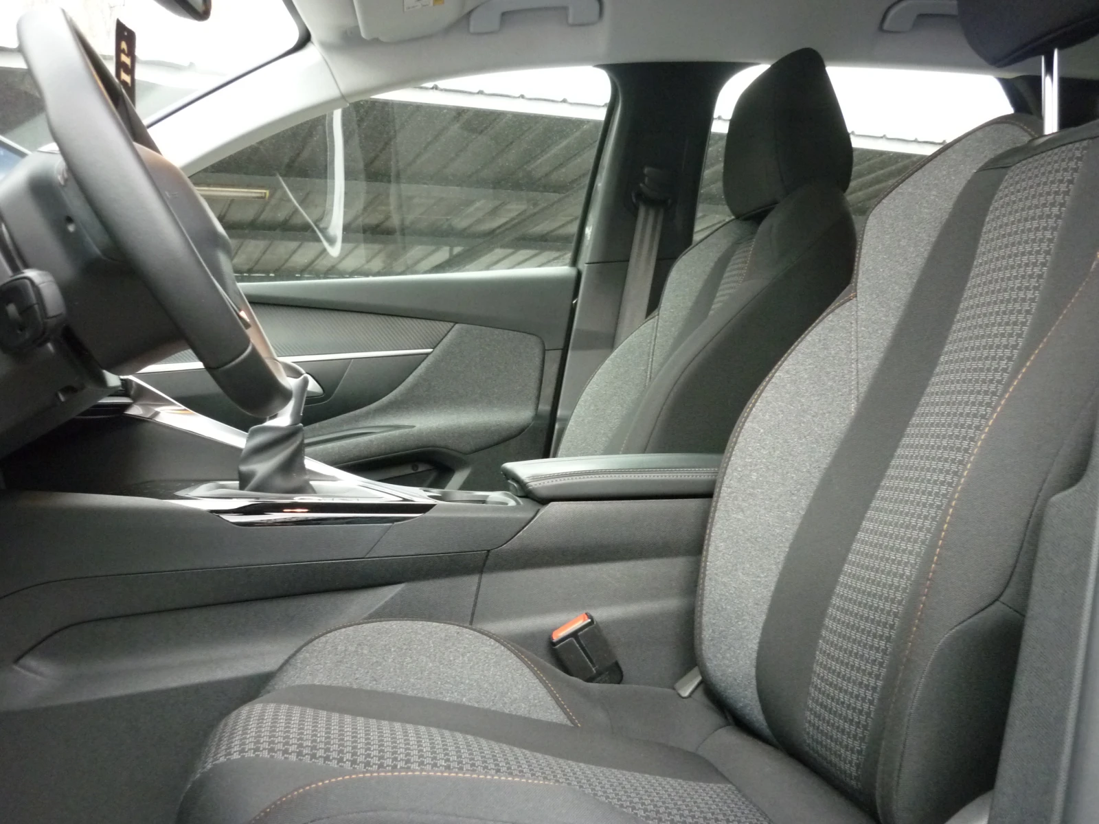 Peugeot 3008 NEW ACTIVE 1.2 e-THP 130 BVM6 - изображение 10