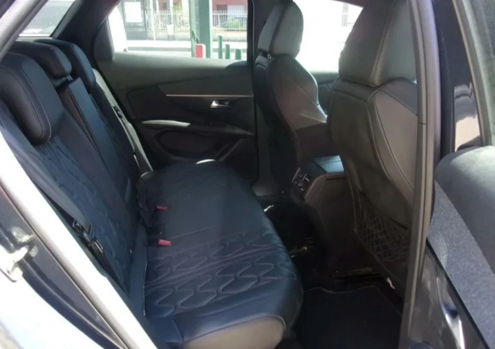 Peugeot 3008 2. 0 GT LINE BLUEHDi 181 S&S EAT8 - изображение 3