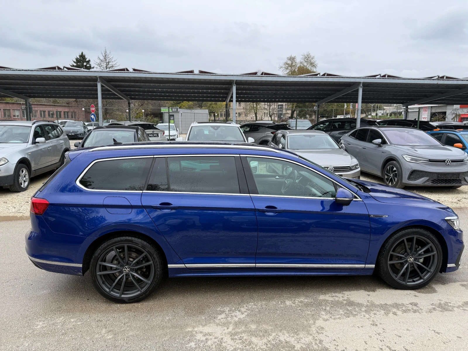 VW Passat 2.0TDI - 200.. - R-LINE | Mobile.bg   6