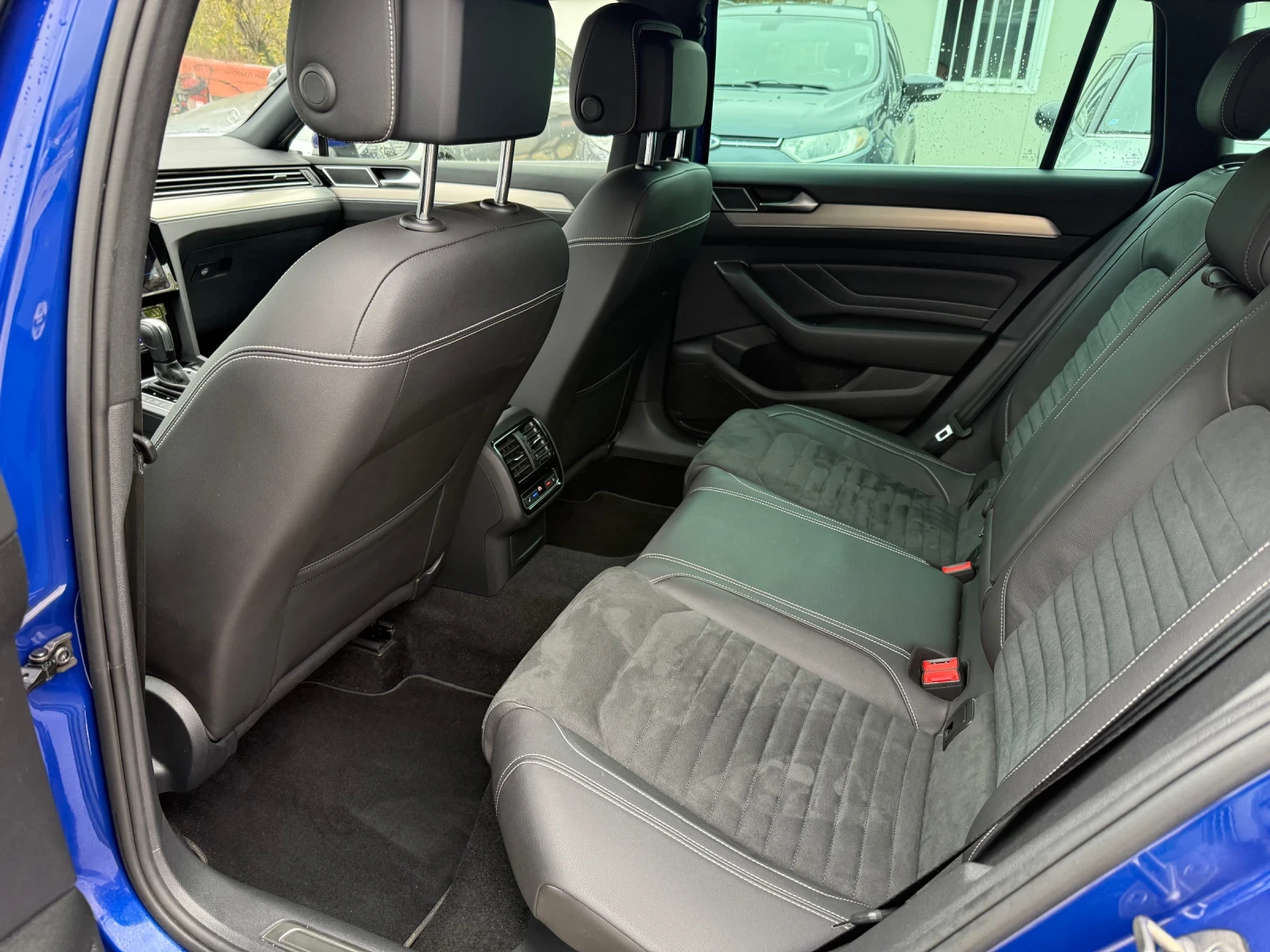 VW Passat 2.0TDI - 200.. - R-LINE | Mobile.bg   15