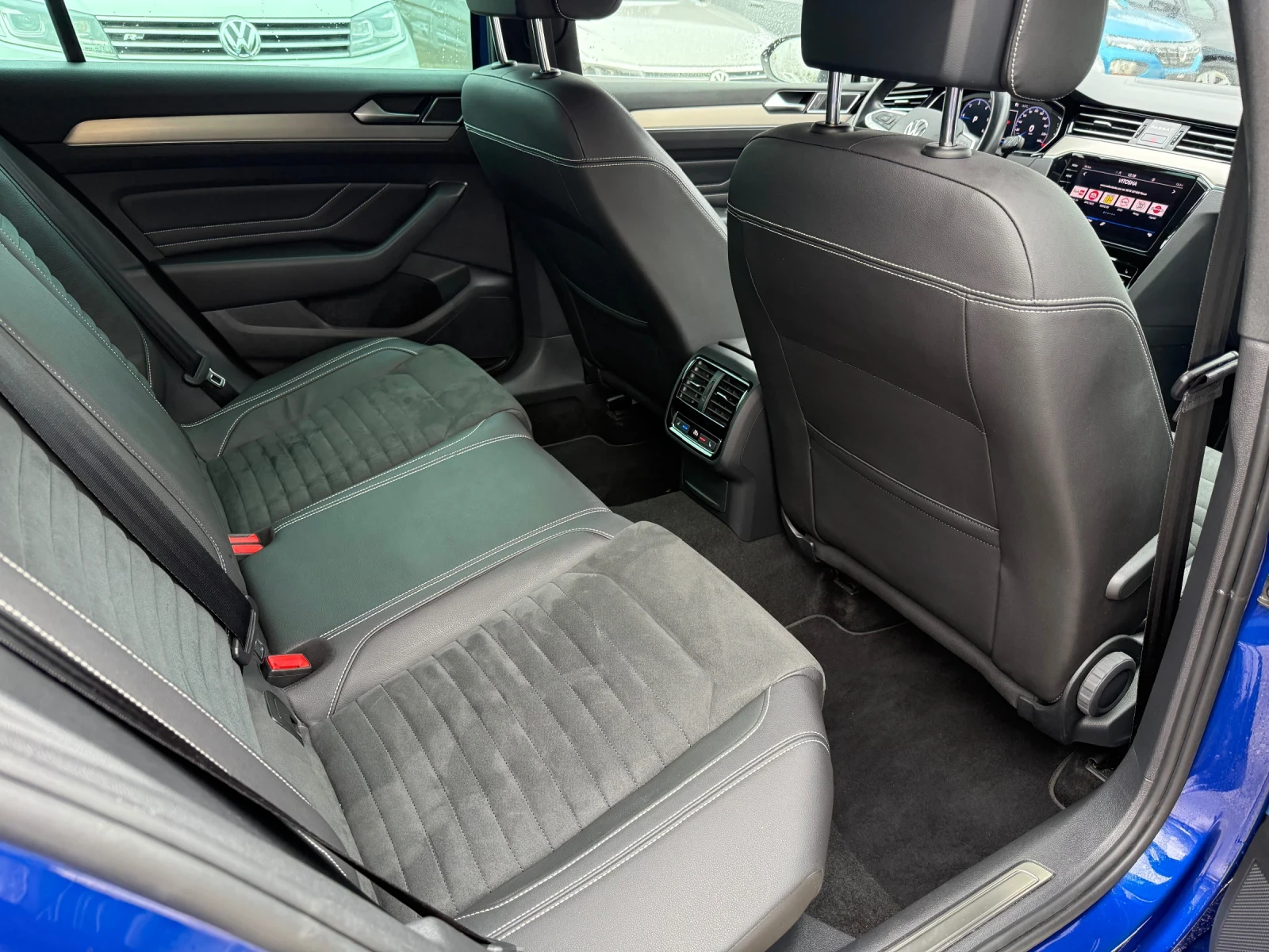 VW Passat 2.0TDI - 200.. - R-LINE | Mobile.bg   14