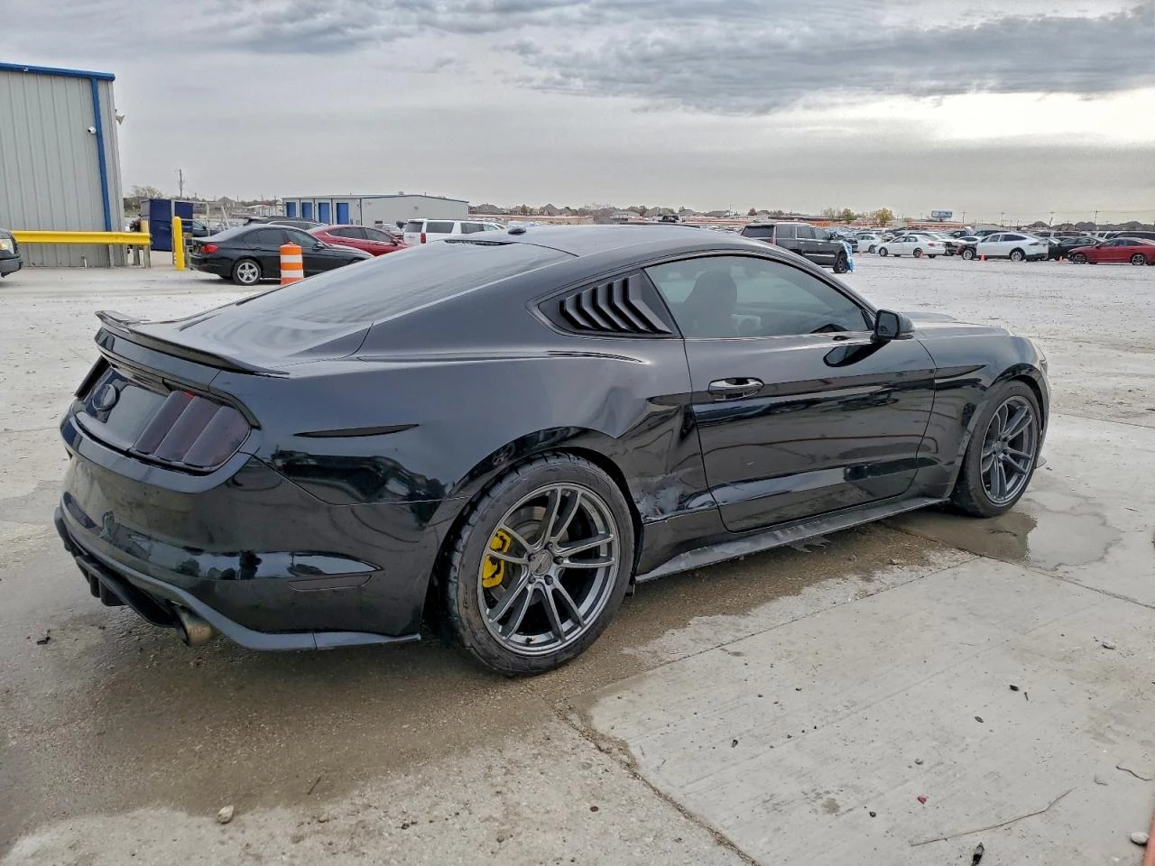 Ford Mustang ECOBOOST* КОЖА* ПОДГРЕВ* ОБДУХВАНЕ* ГОЛЯМА НАВИГАЦ - изображение 3