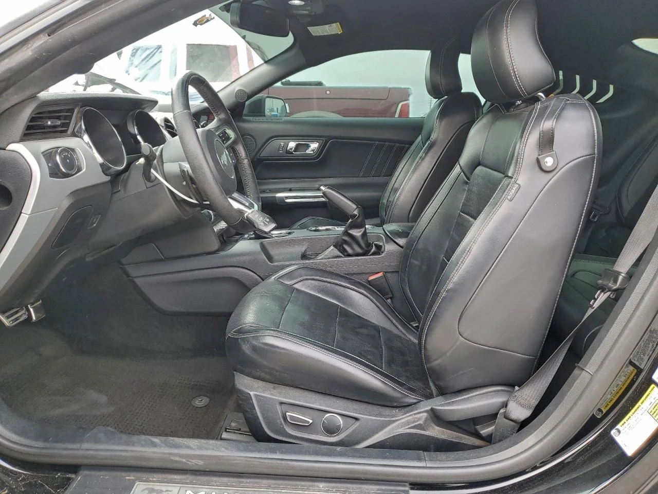 Ford Mustang ECOBOOST* КОЖА* ПОДГРЕВ* ОБДУХВАНЕ* ГОЛЯМА НАВИГАЦ - изображение 7