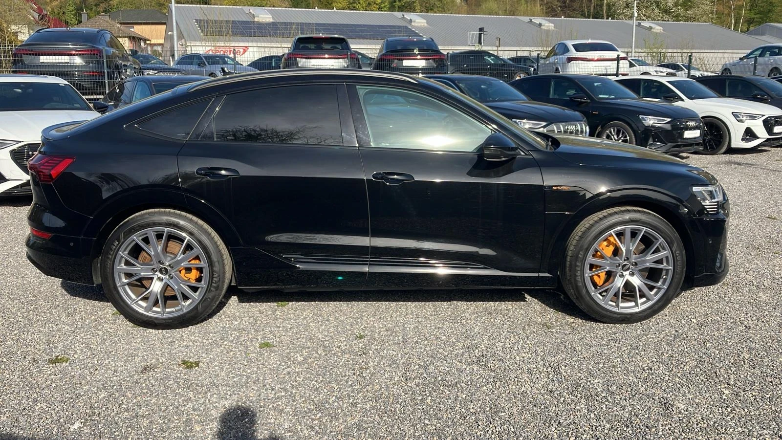 Audi E-Tron 55* Sportback* Head-Up* Pano* B&O, снимка 3 - Автомобили и джипове - 54143281