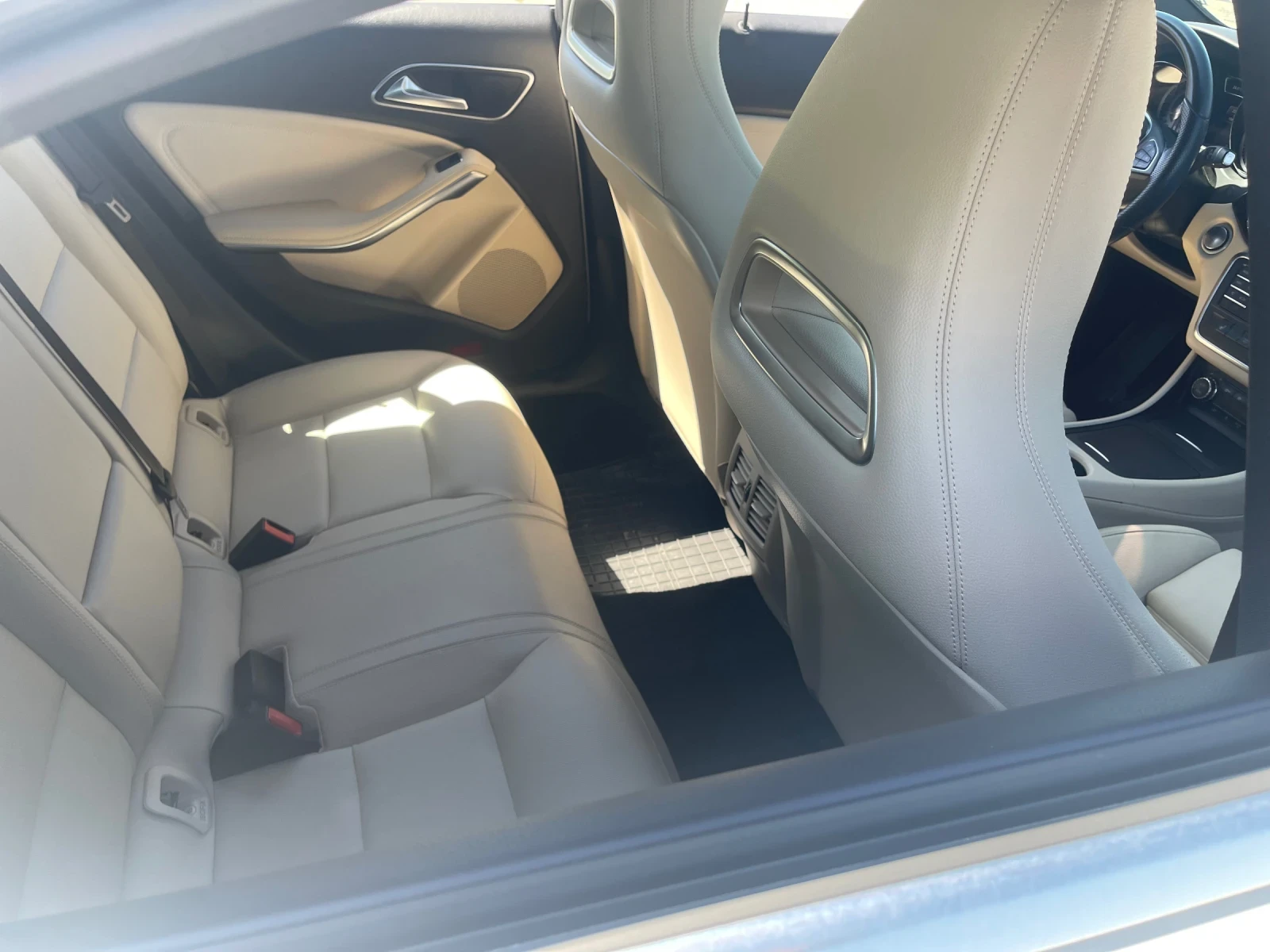 Mercedes-Benz CLA 250 4 matic, снимка 10 - Автомобили и джипове - 54324983
