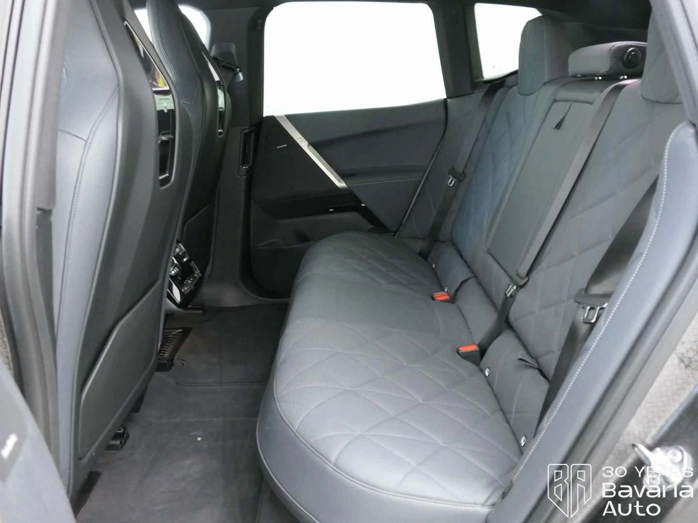 BMW iX 50 xDrive Sport, снимка 8 - Автомобили и джипове - 54345270