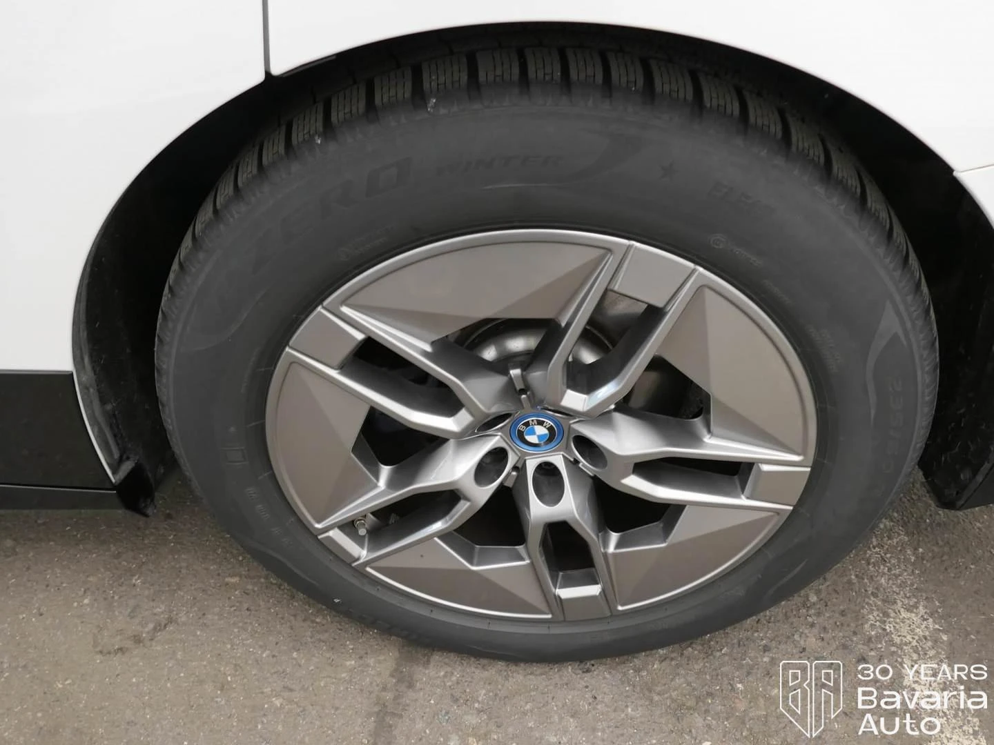 BMW iX 50 xDrive Sport, снимка 17 - Автомобили и джипове - 54345270